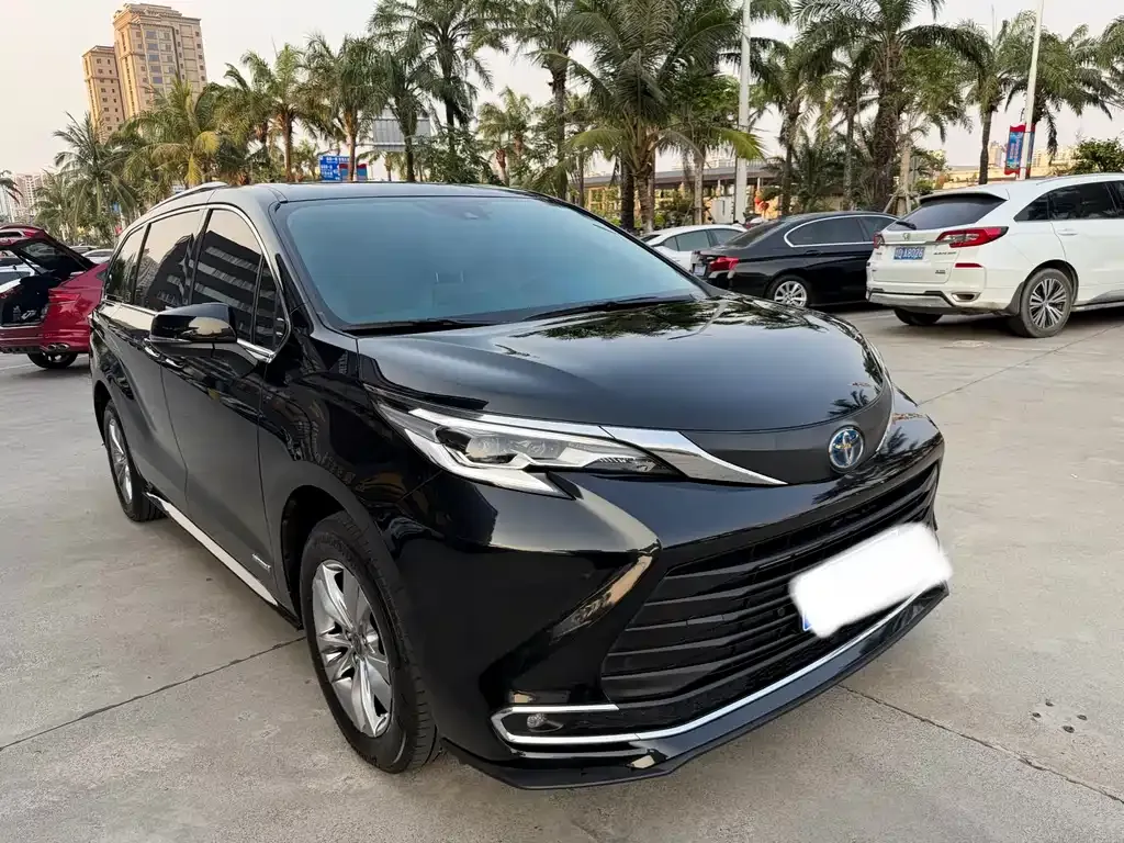 Toyota Sienna 2023 из CN, фото 9