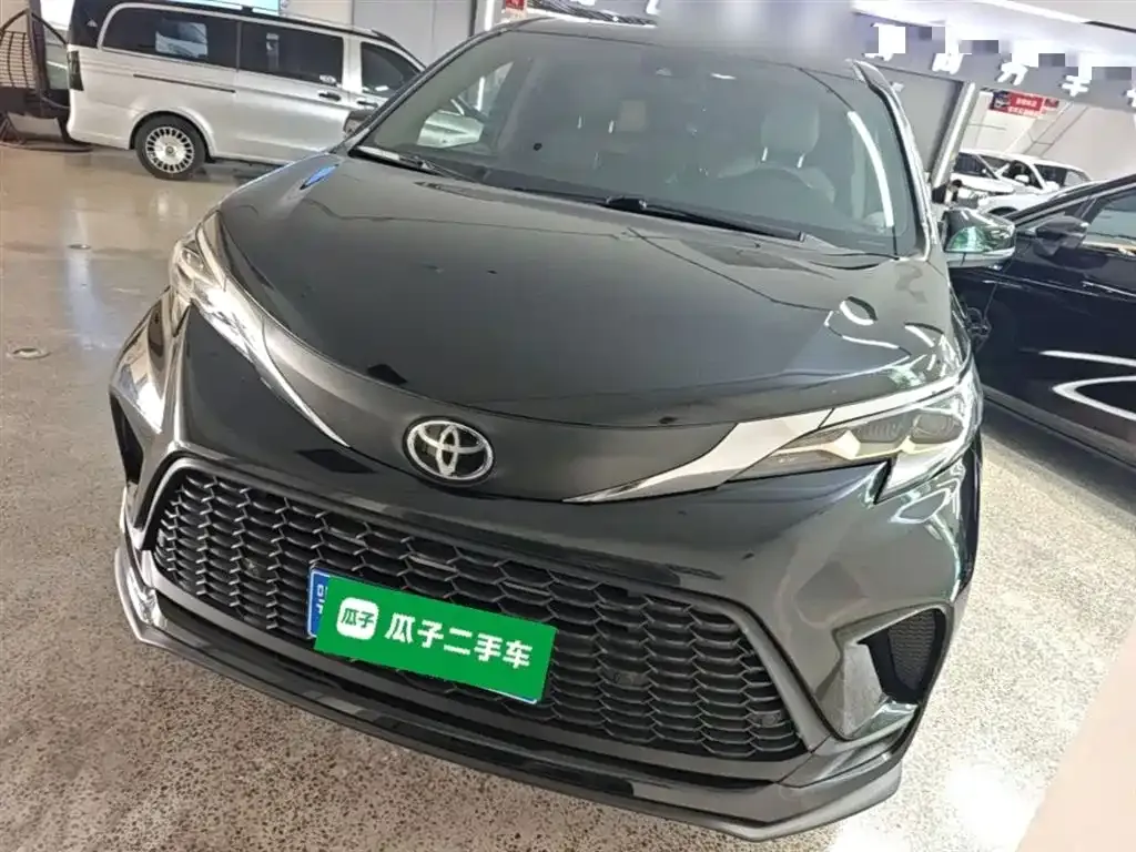 Toyota Granvia 2024 из CN, фото 2
