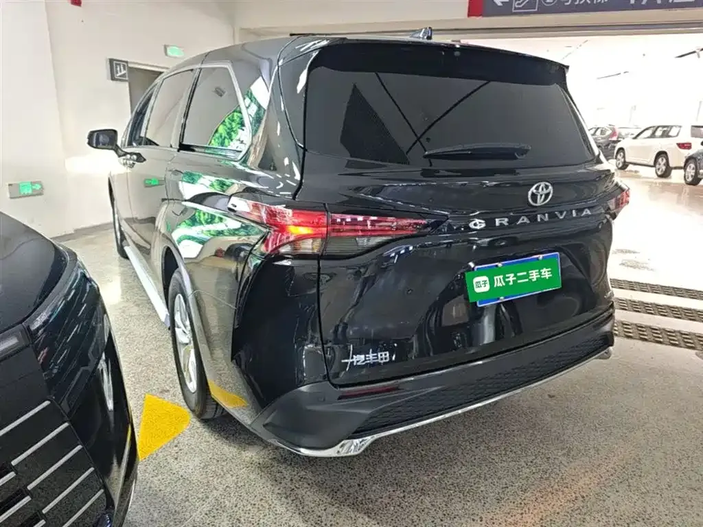 Toyota Granvia 2024 из CN, фото 10
