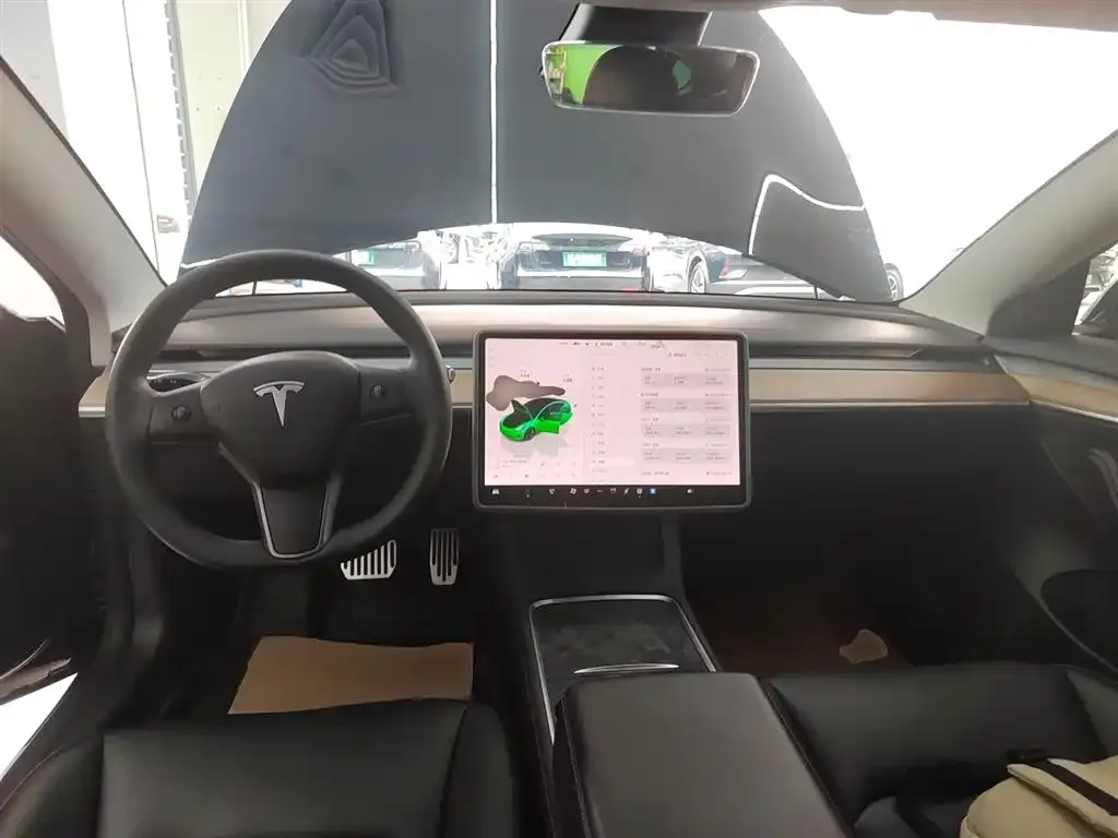 Tesla Model 3 — фото 3
