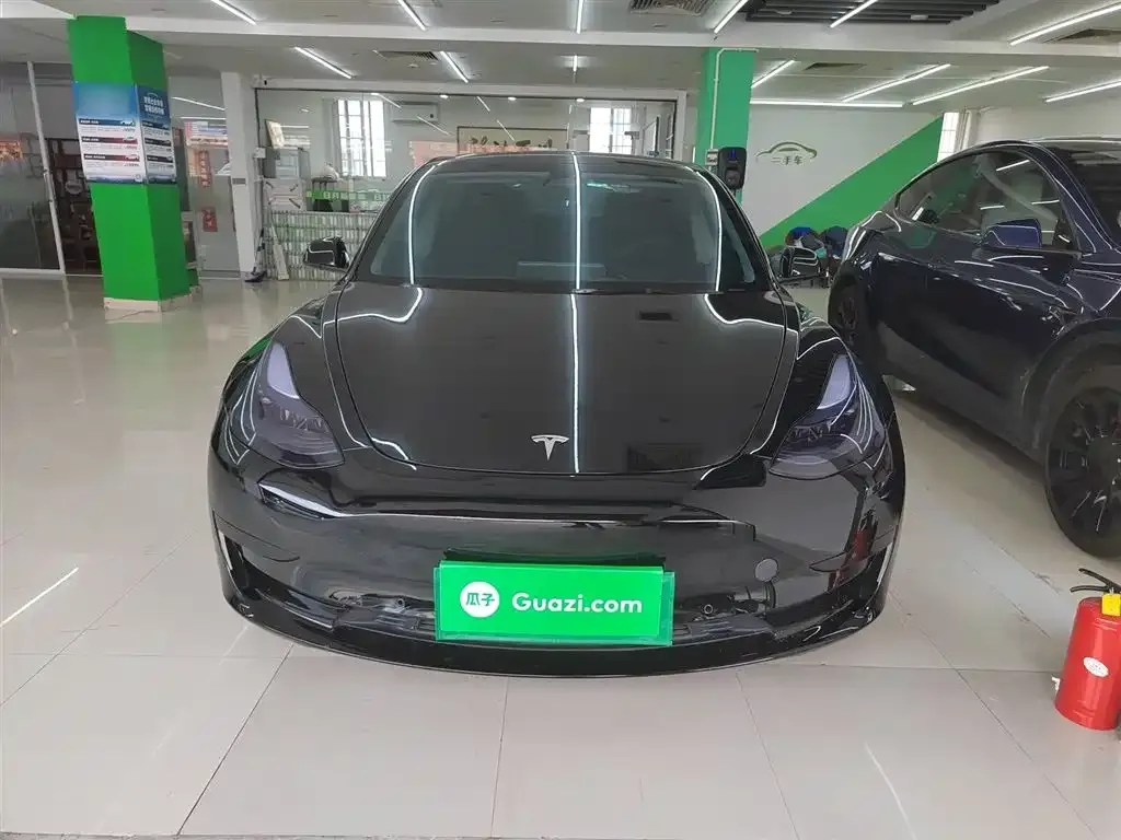 Tesla Model 3 — фото 10