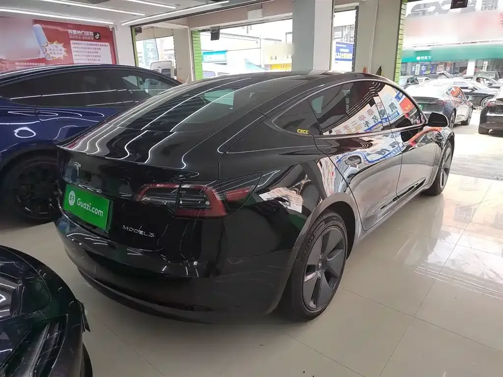 Tesla Model 3 — фото 2