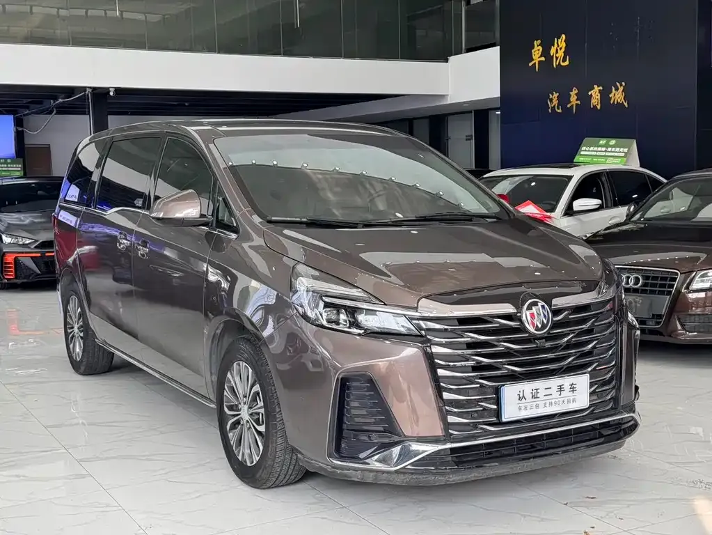 Buick GL8 2023 из CN, фото 2