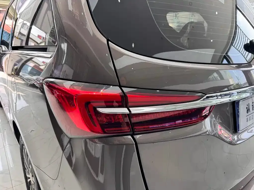 Buick GL8 2023 из CN, фото 9