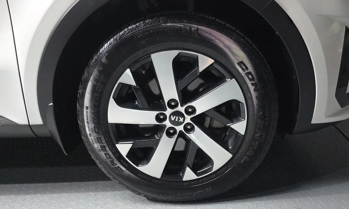 Kia Sorento — фото 6