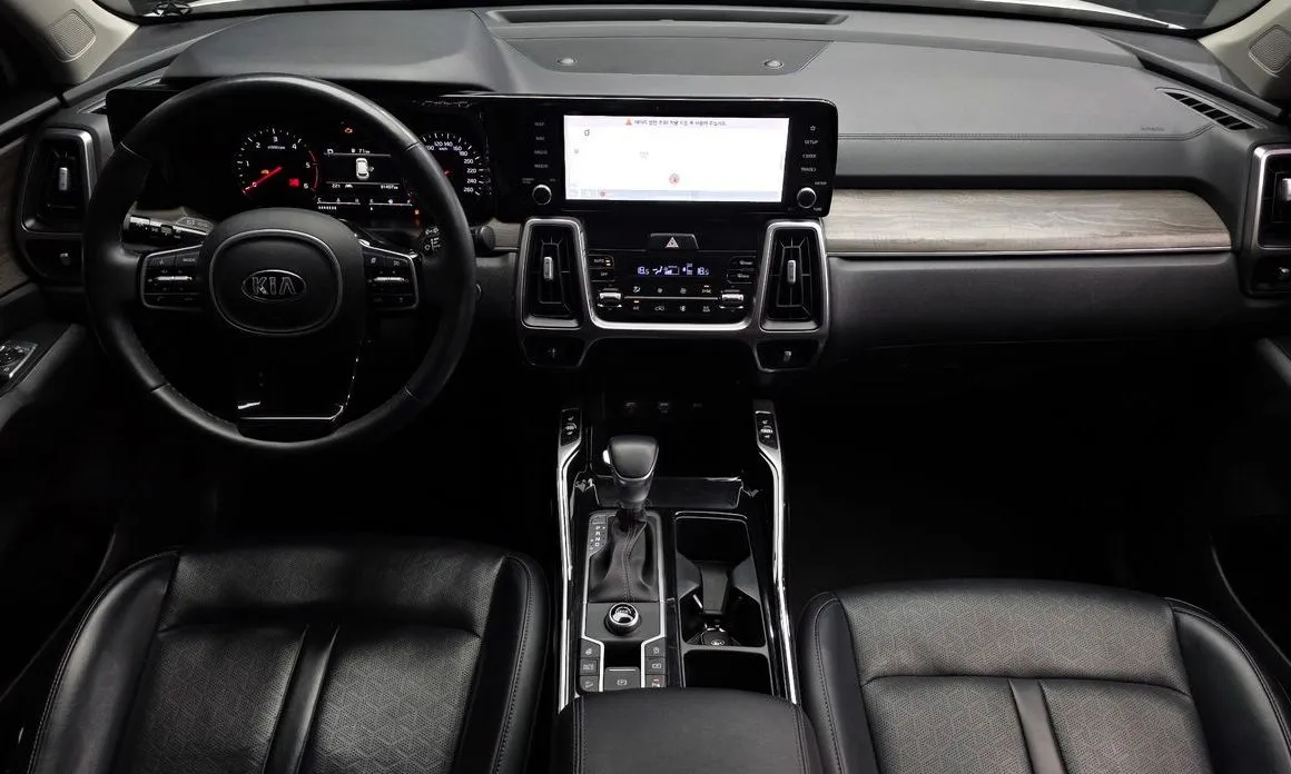 Kia Sorento — фото 10