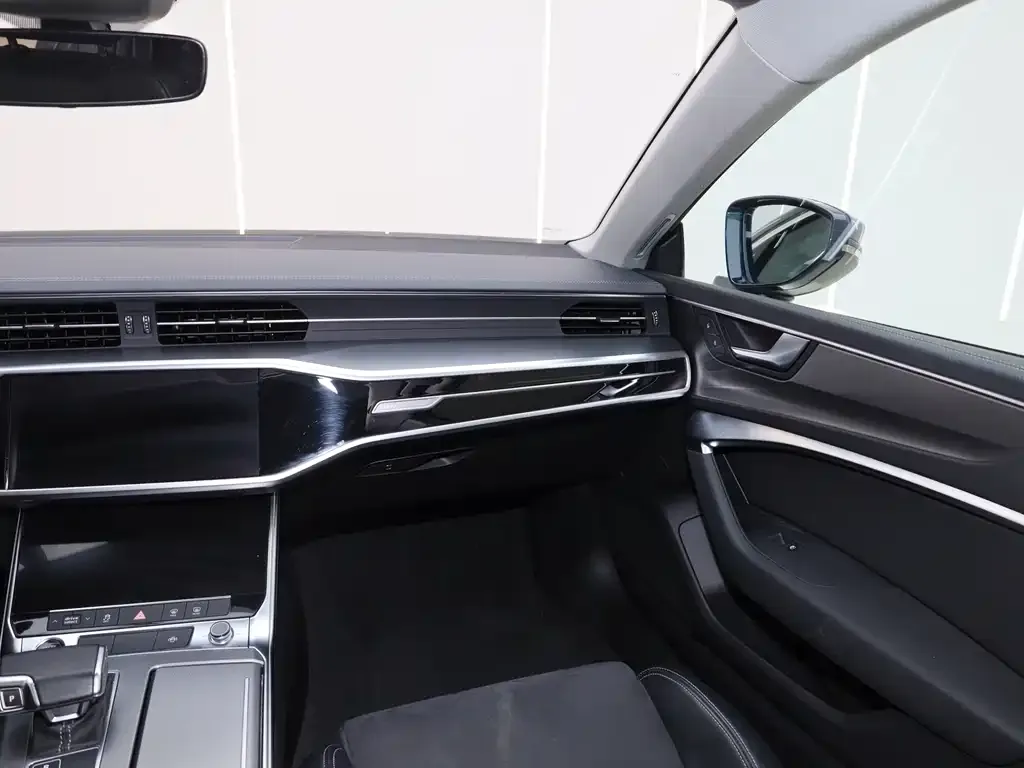 Audi A7L — фото 10