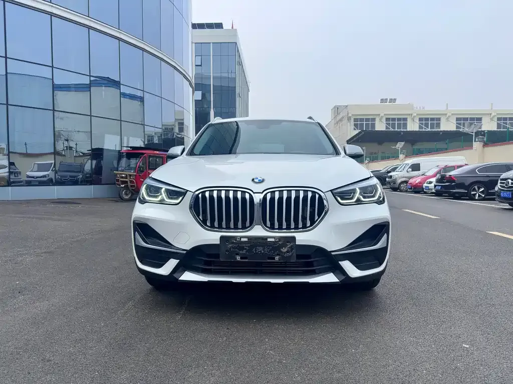 BMW X1 — фото 9