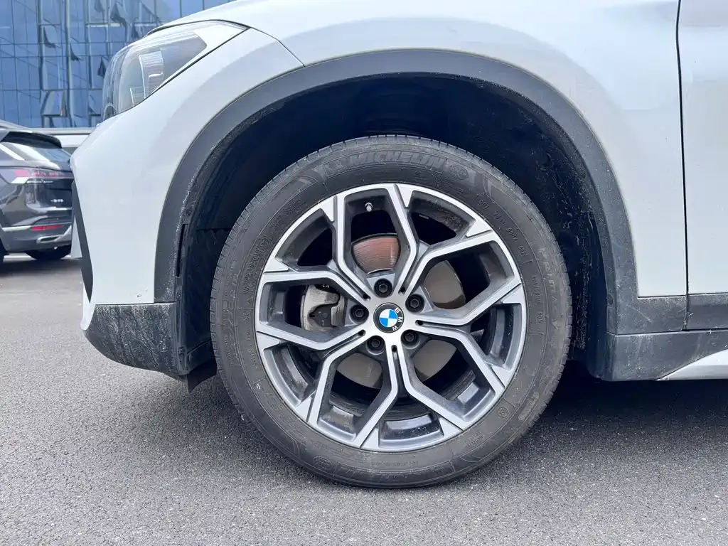 BMW X1 — фото 5
