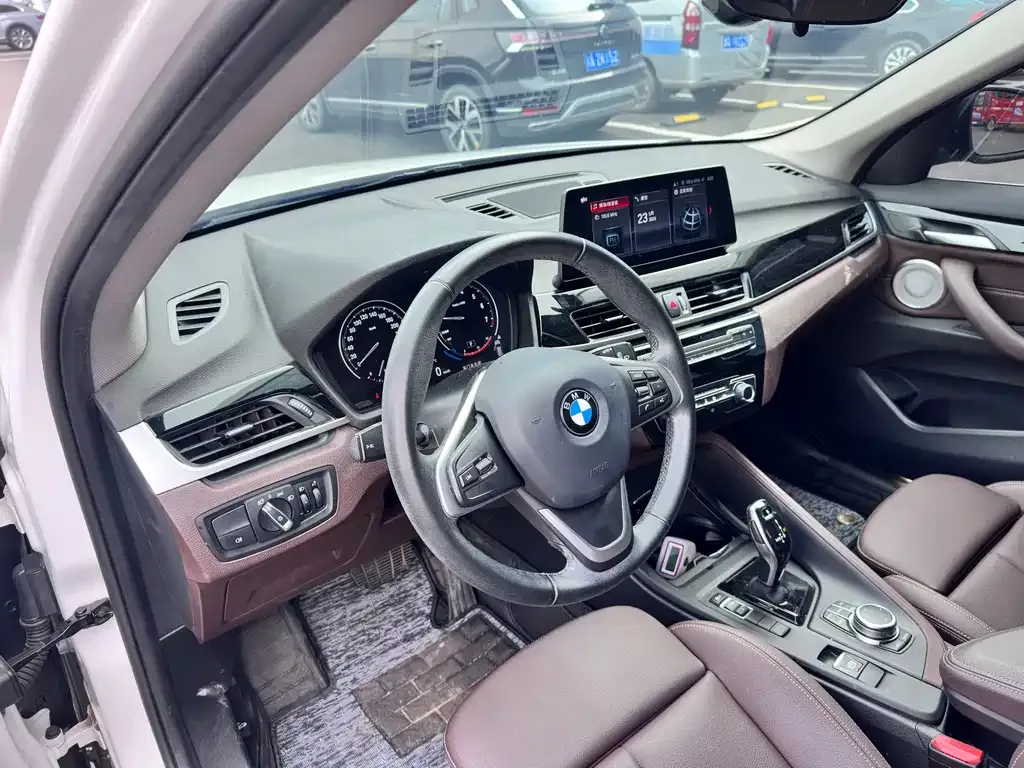 BMW X1 — фото 10