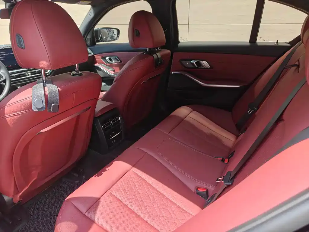 BMW 3 Series 2024 из CN, фото 8