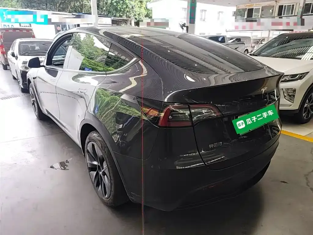 Tesla Model Y — фото 5