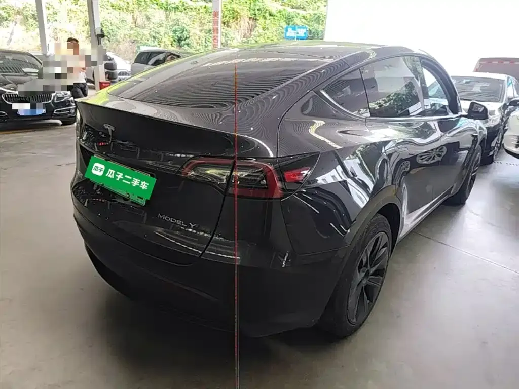 Tesla Model Y — фото 8