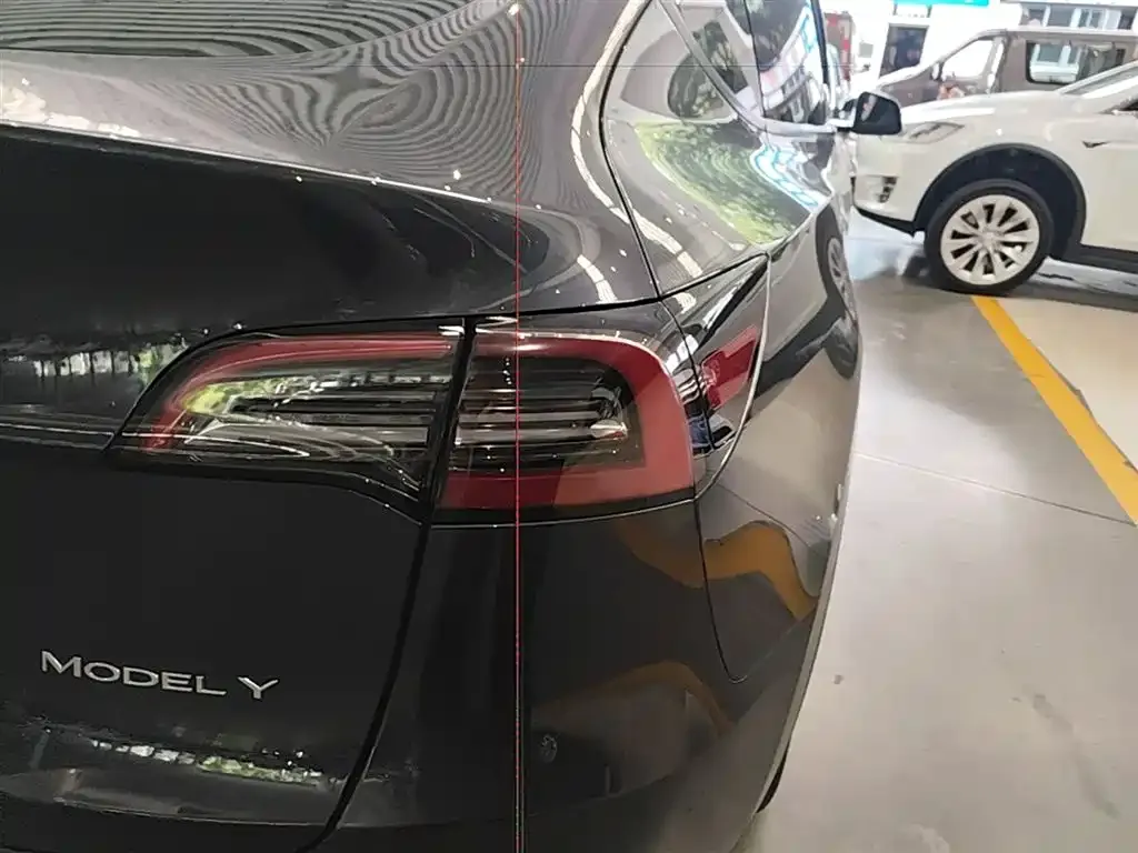 Tesla Model Y — фото 2