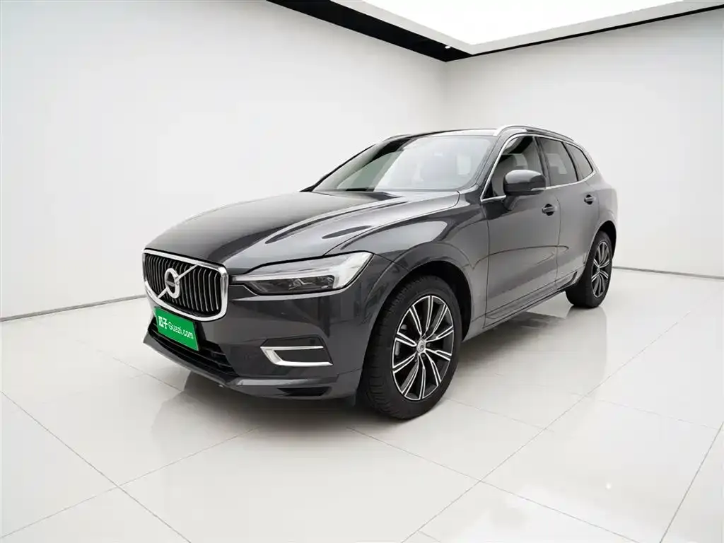 Volvo XC60 — фото 1