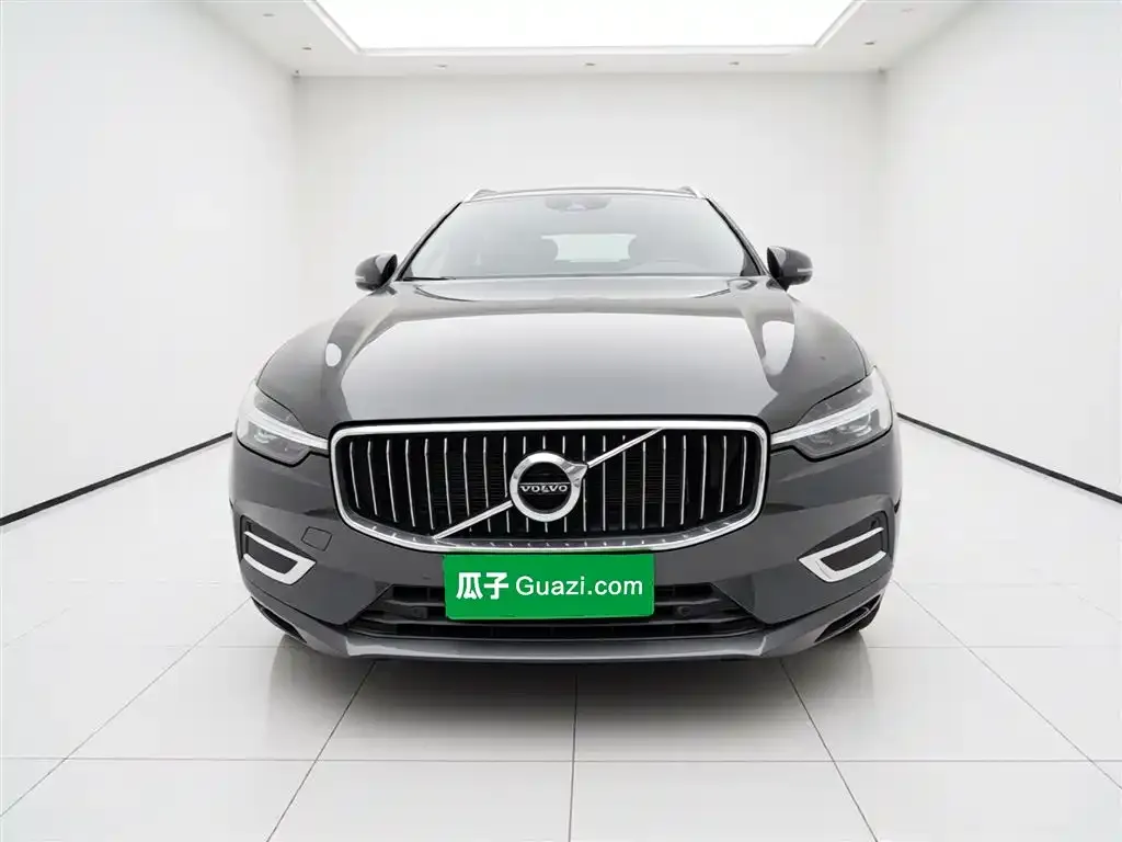 Volvo XC60 — фото 10