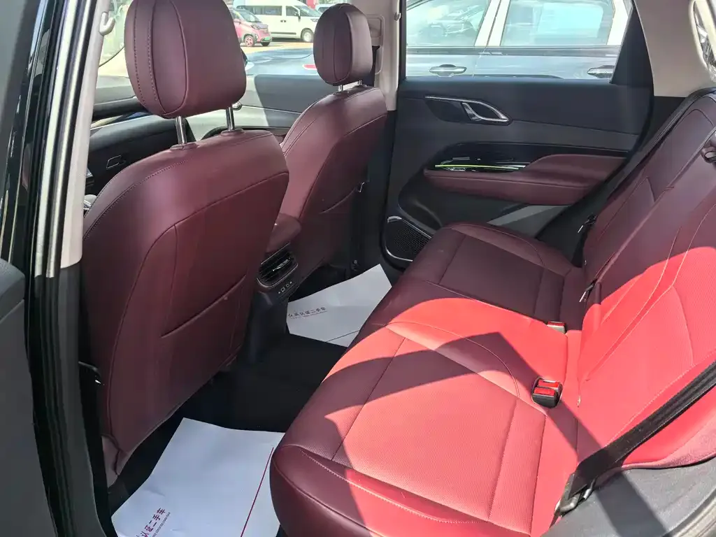Hongqi HS3 PHEV 2025 из CN, фото 2