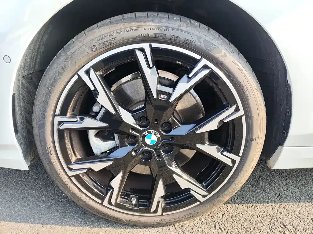 BMW 2 Series 2025 из CN, фото 8