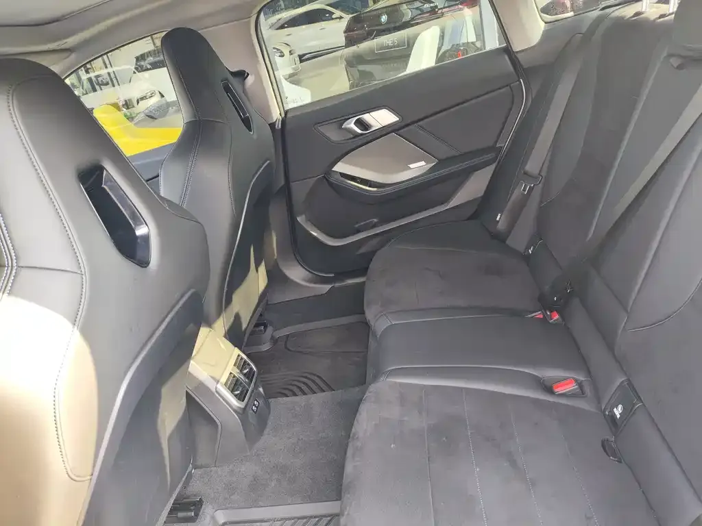 BMW 2 Series 2025 из CN, фото 2