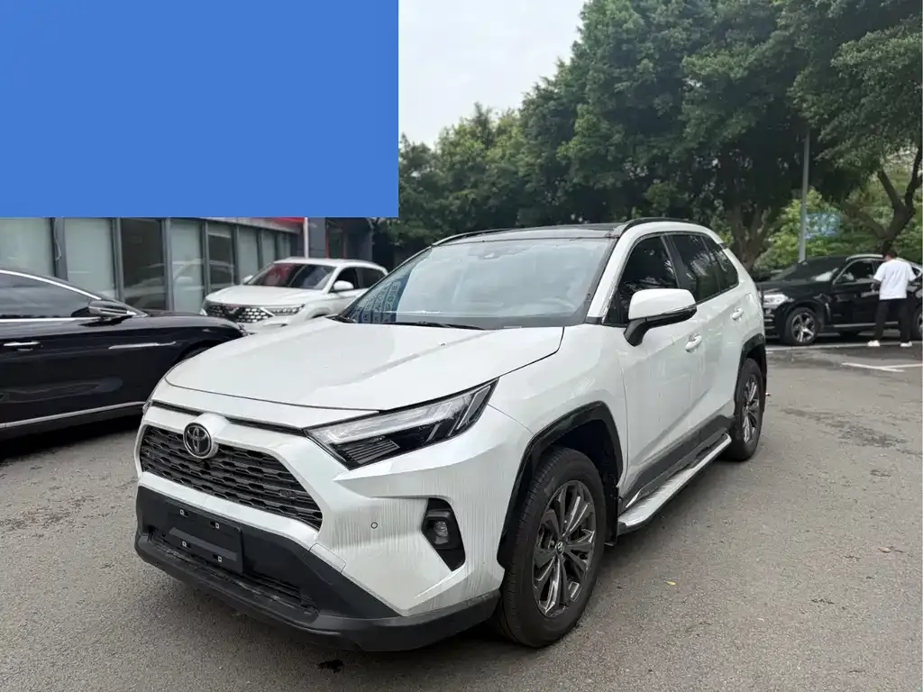 Toyota RAV4 — фото 1