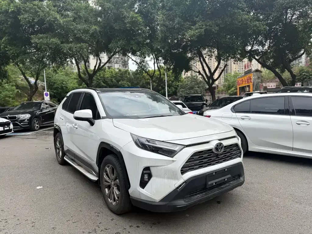 Toyota RAV4 — фото 10