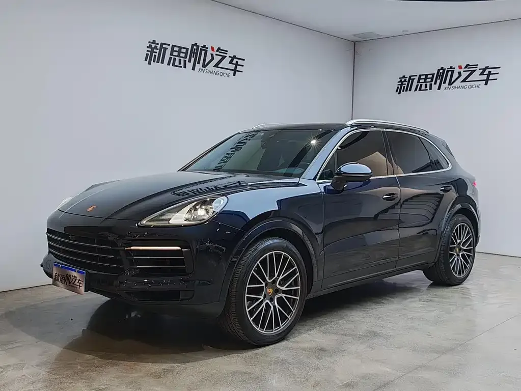 Porsche Cayenne — фото 1