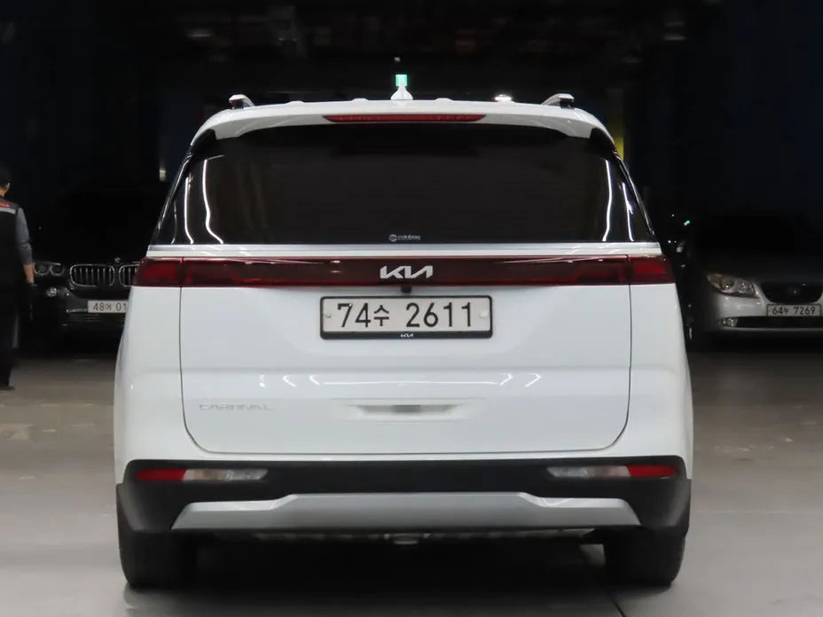 Kia Carnival — фото 10