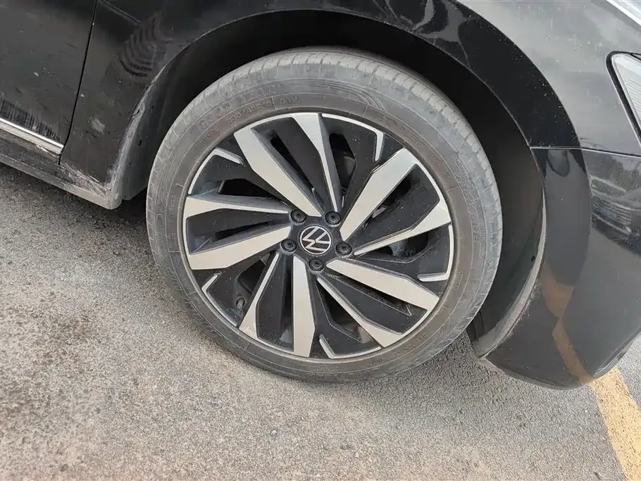 Volkswagen Passat — фото 6