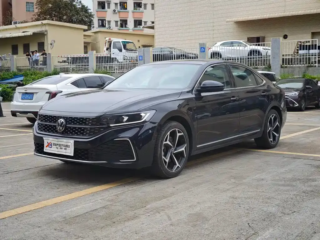 Volkswagen Passat — фото 1