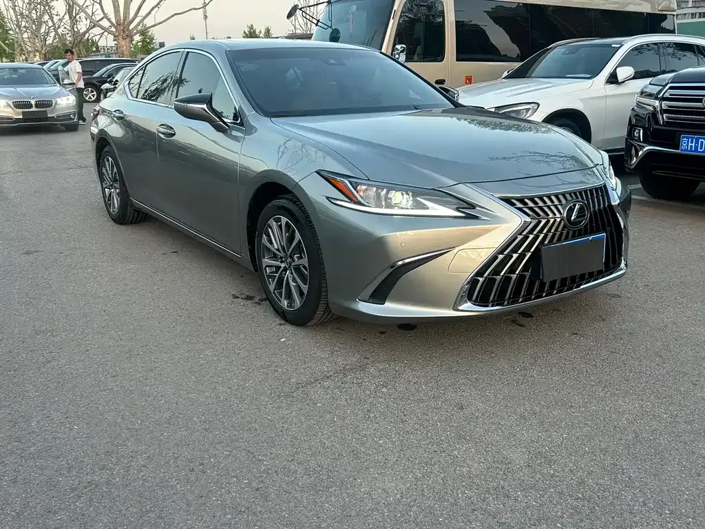 Lexus ES — фото 10