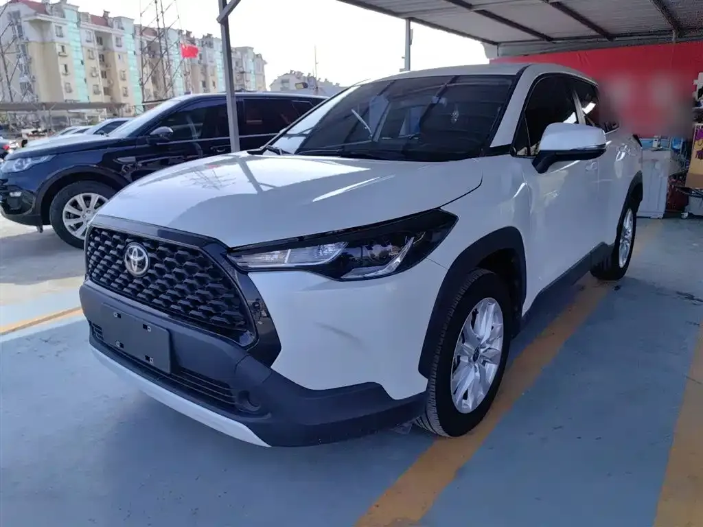 Toyota Corolla Cross — фото 1
