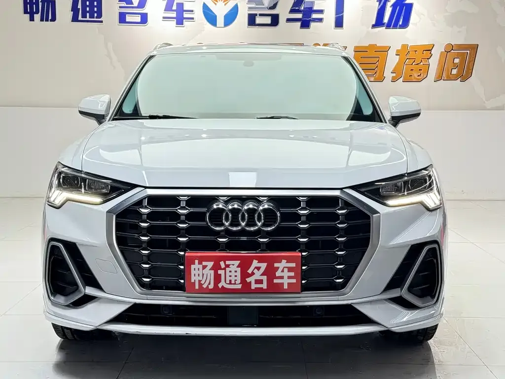 Audi Q3 — фото 1