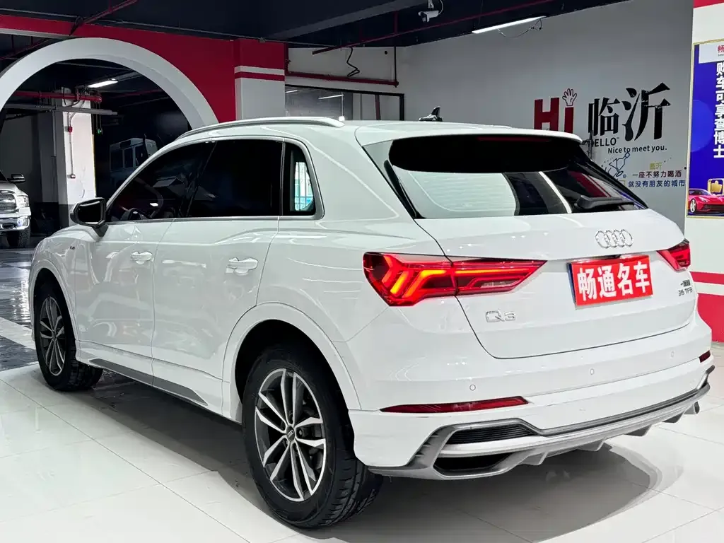 Audi Q3 — фото 5
