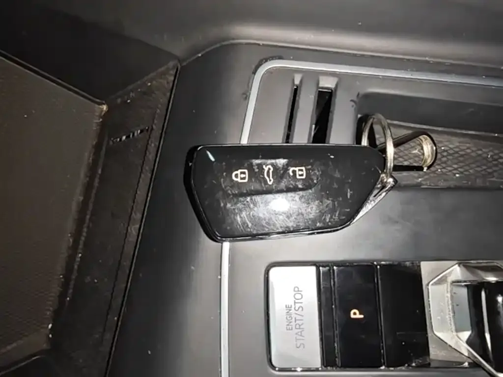 Volkswagen Golf 2025 из CN, фото 2