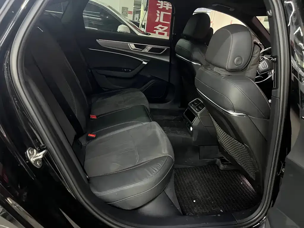 Audi A6L 2024 из CN, фото 7