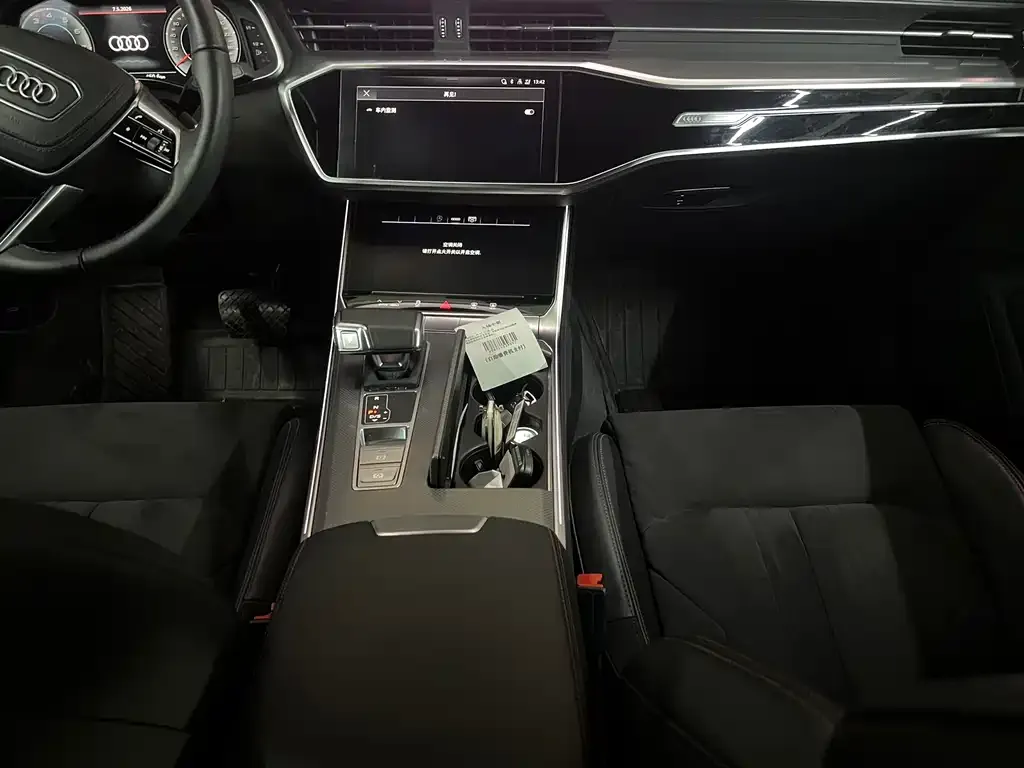 Audi A6L 2024 из CN, фото 2