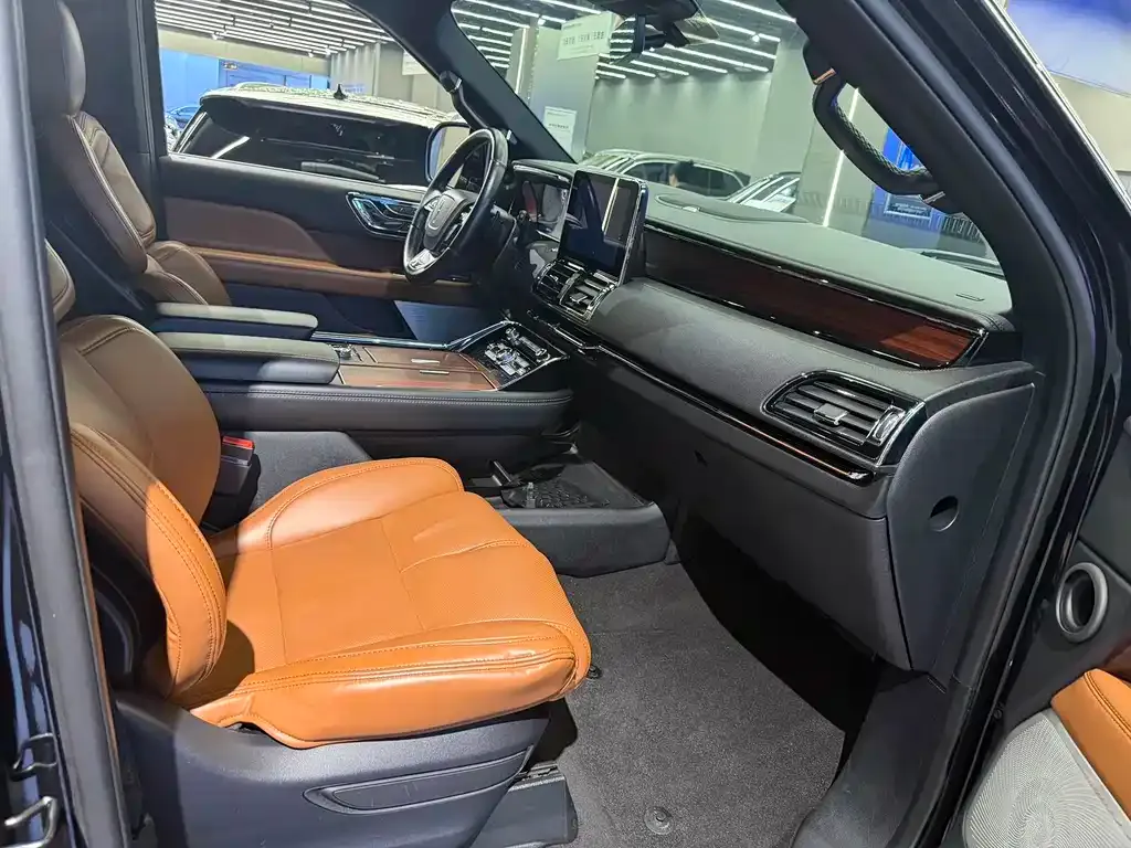 Lincoln Navigator 2021 из CN, фото 8