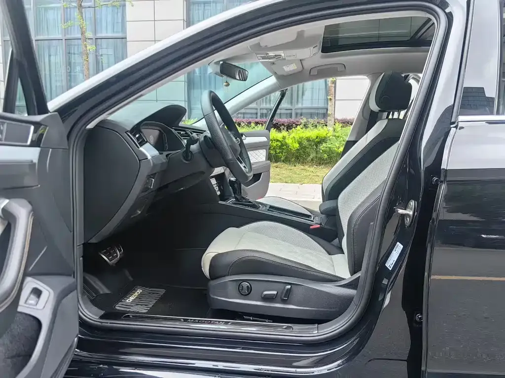 Volkswagen Magotan 2024 из CN, фото 4