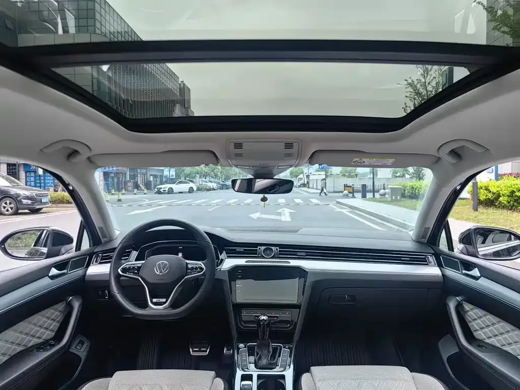 Volkswagen Magotan 2024 из CN, фото 2