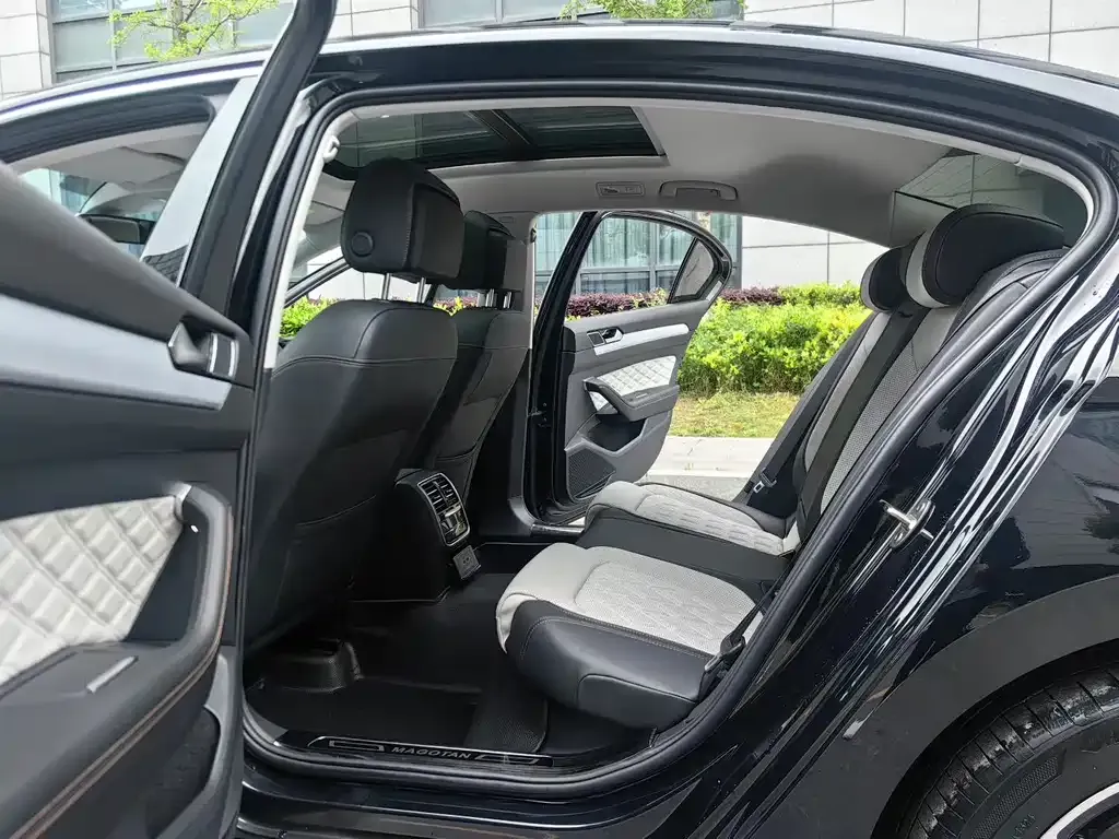Volkswagen Magotan 2024 из CN, фото 7