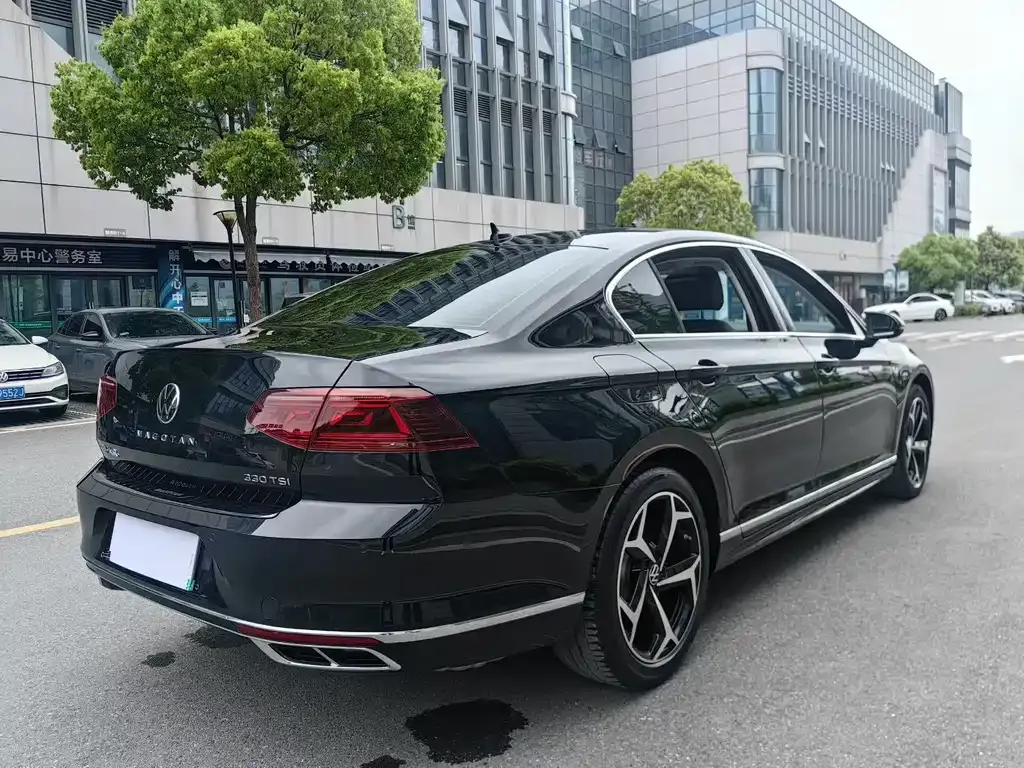 Volkswagen Magotan 2024 из CN, фото 9