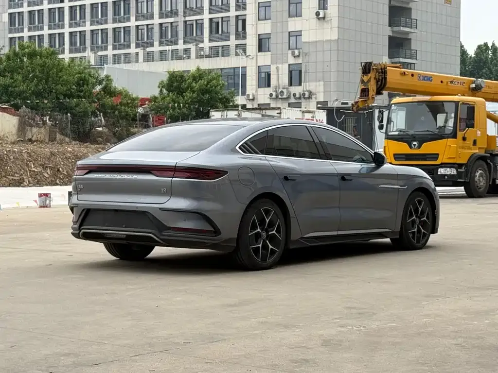 BYD Han — фото 6