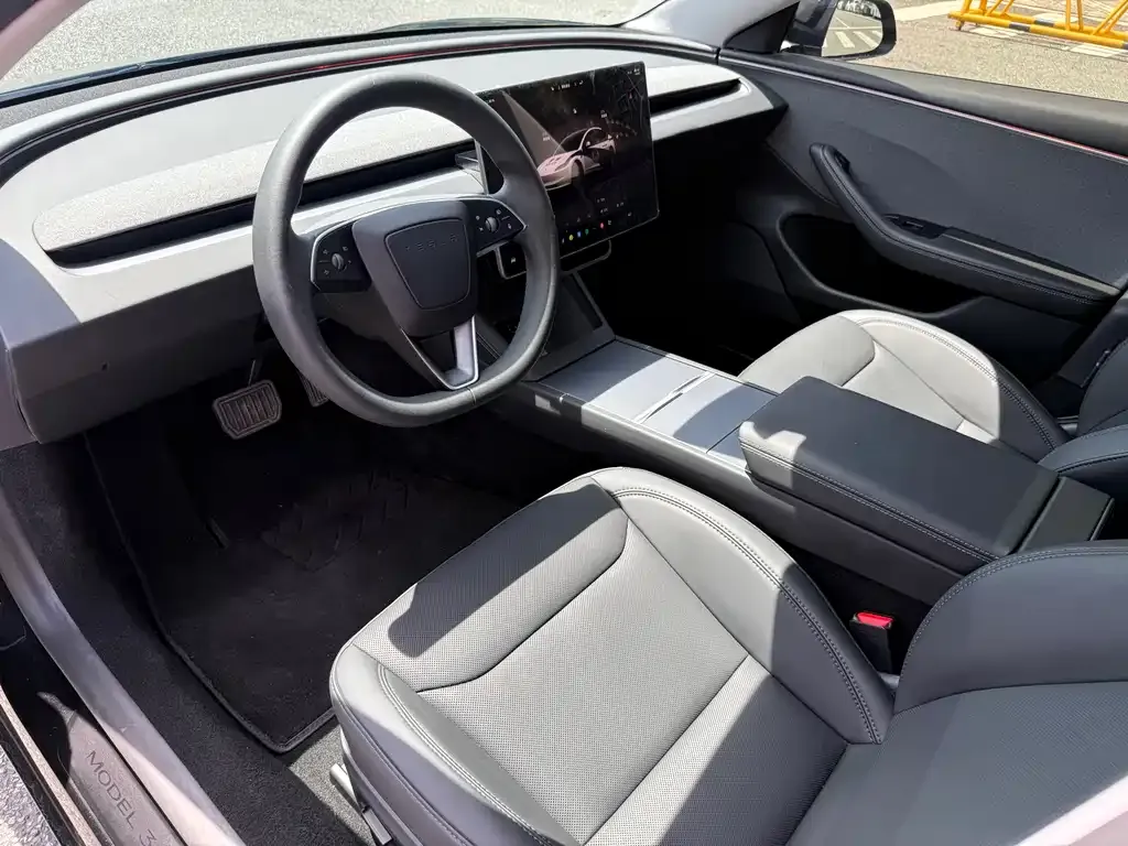 Tesla Model 3 — фото 6
