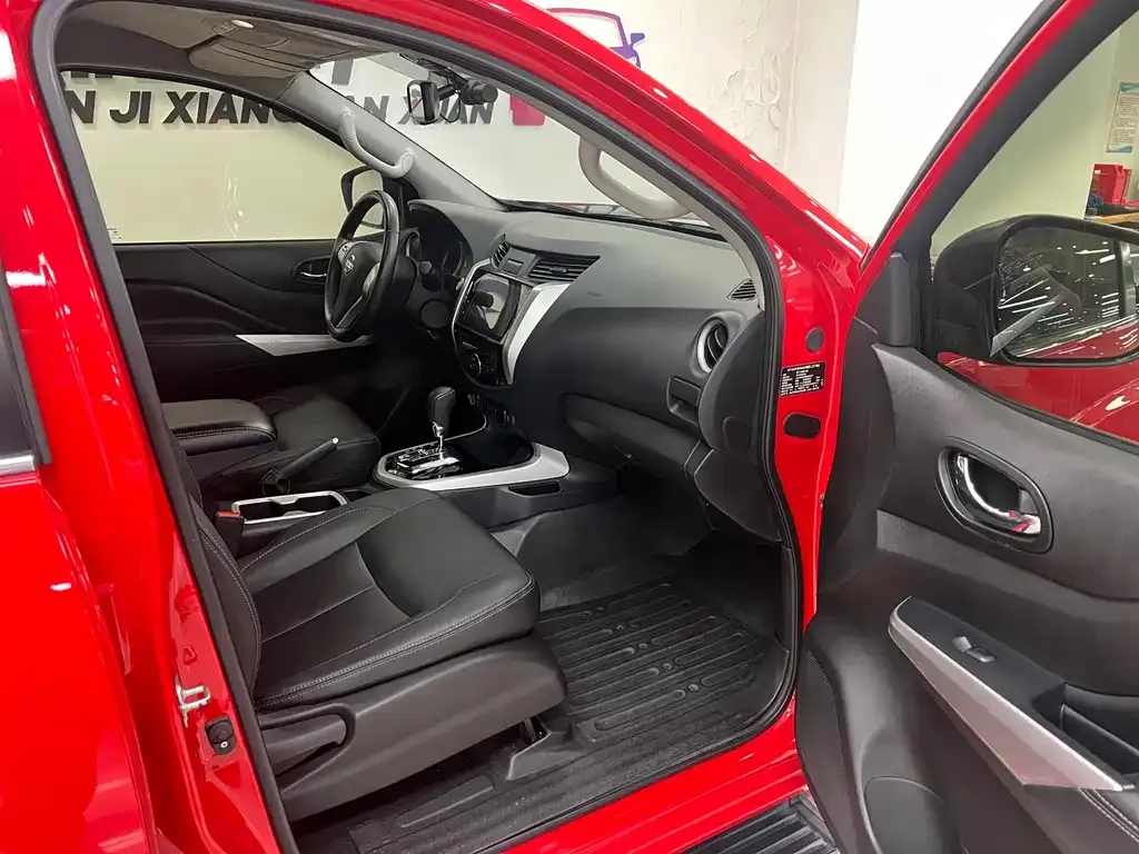 Nissan Navara 2021 из CN, фото 8