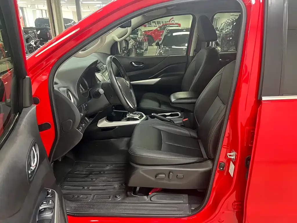 Nissan Navara 2021 из CN, фото 10