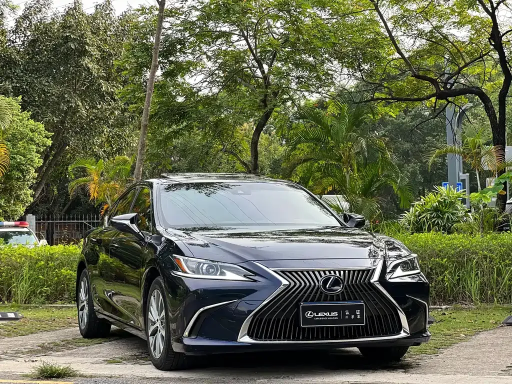 Lexus ES — фото 9