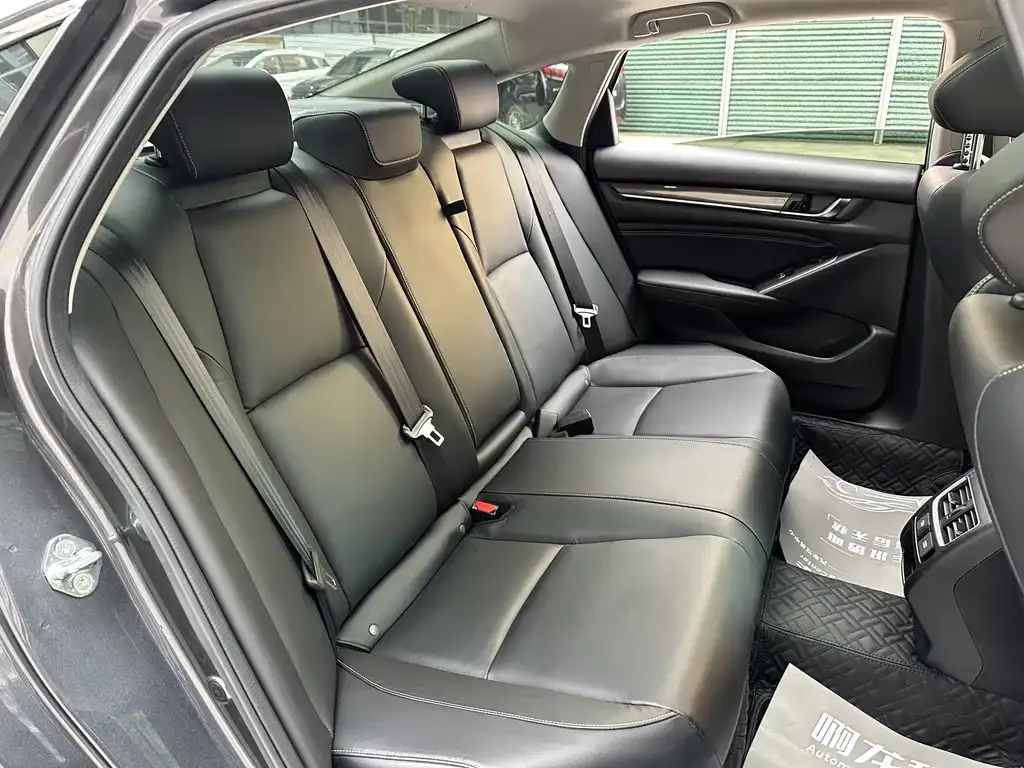 Honda Accord — фото 6