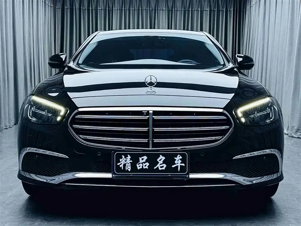 Mercedes-Benz E-Class — фото 2