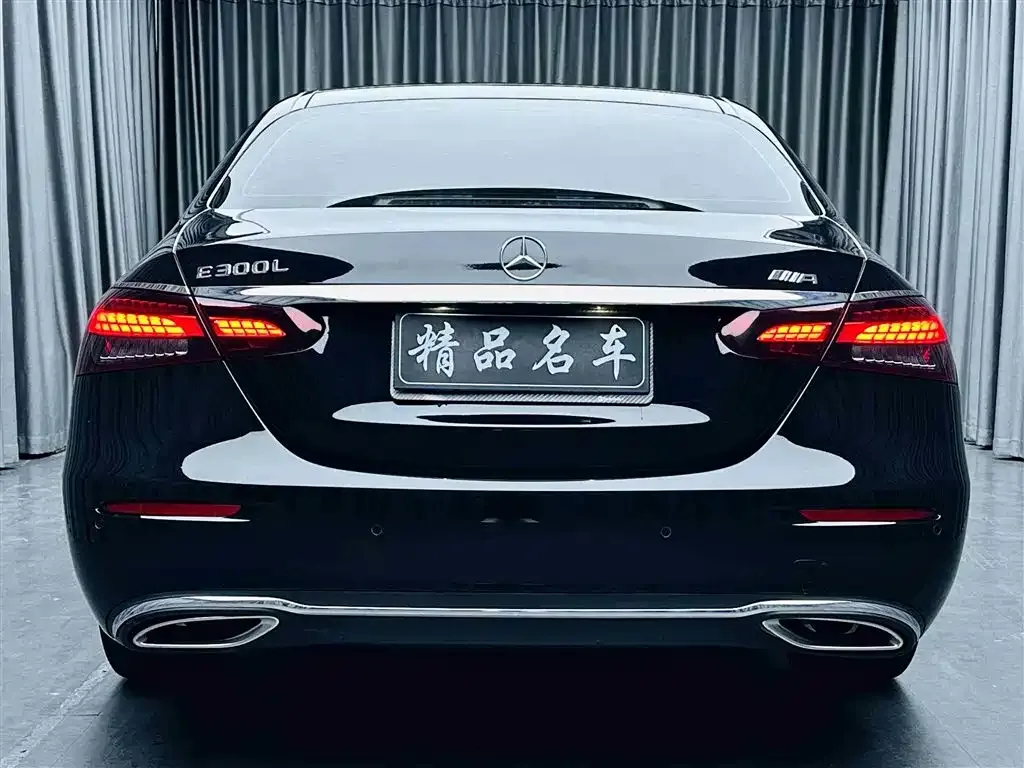 Mercedes-Benz E-Class — фото 4