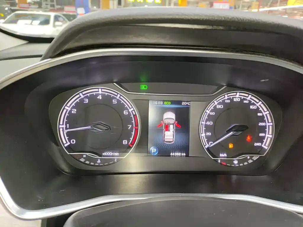 Geely Binyue 2023 из CN, фото 2
